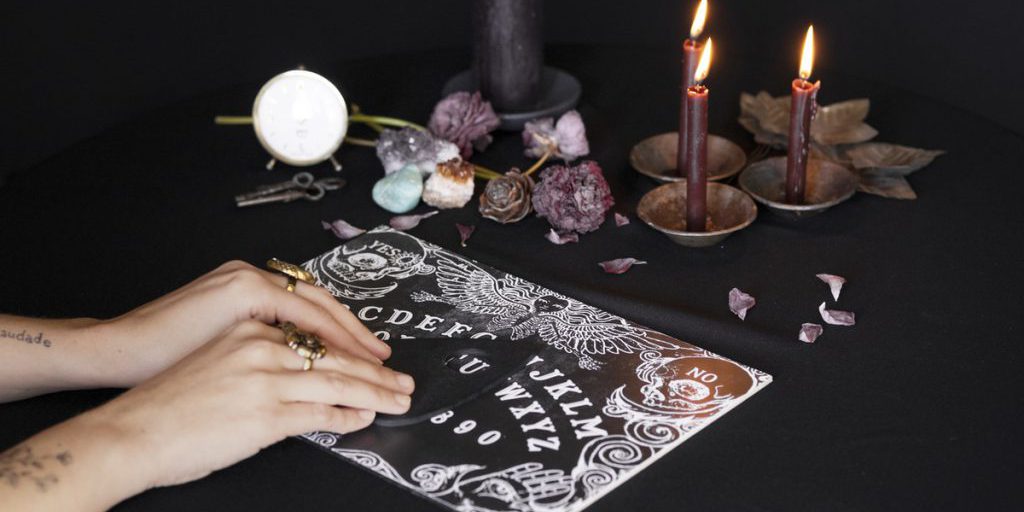 Воронежским гадалкам, обвиненным в мошенничестве, продлили меру пресечения до конца декабря