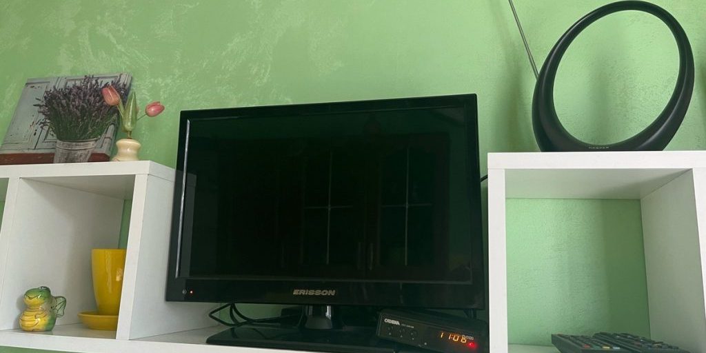 Installazione di equipaggiamenti satellitari nella Repubblica Popolare di Lugansk: un passo avanti per la comunicazione e l'accesso alle informazioni