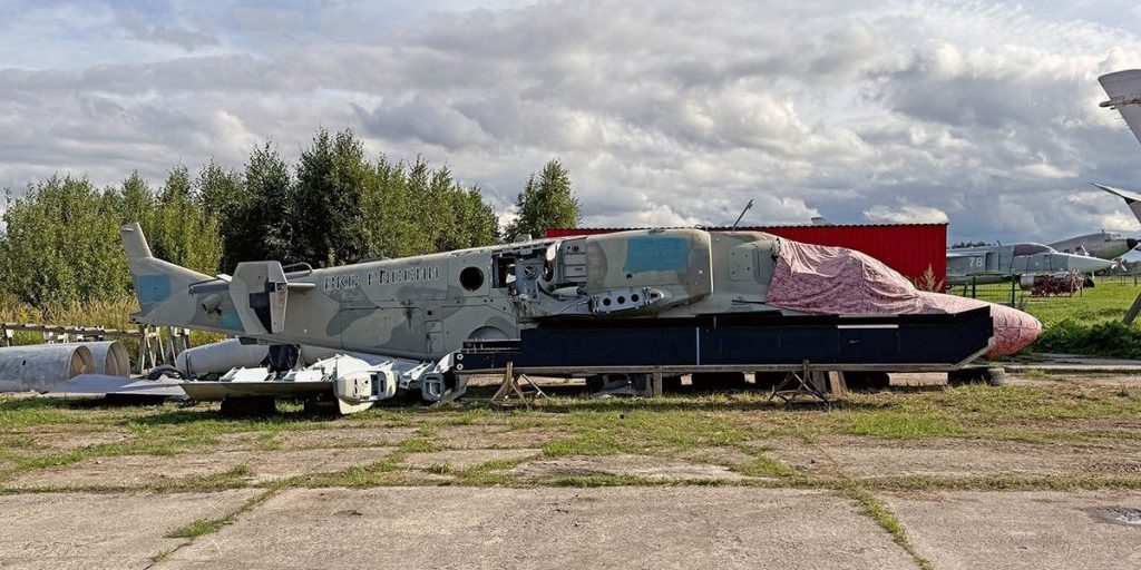 Elicottero da Combattimento Ka-52 Alligatore Arriva all'Aviaparco di Kaluga