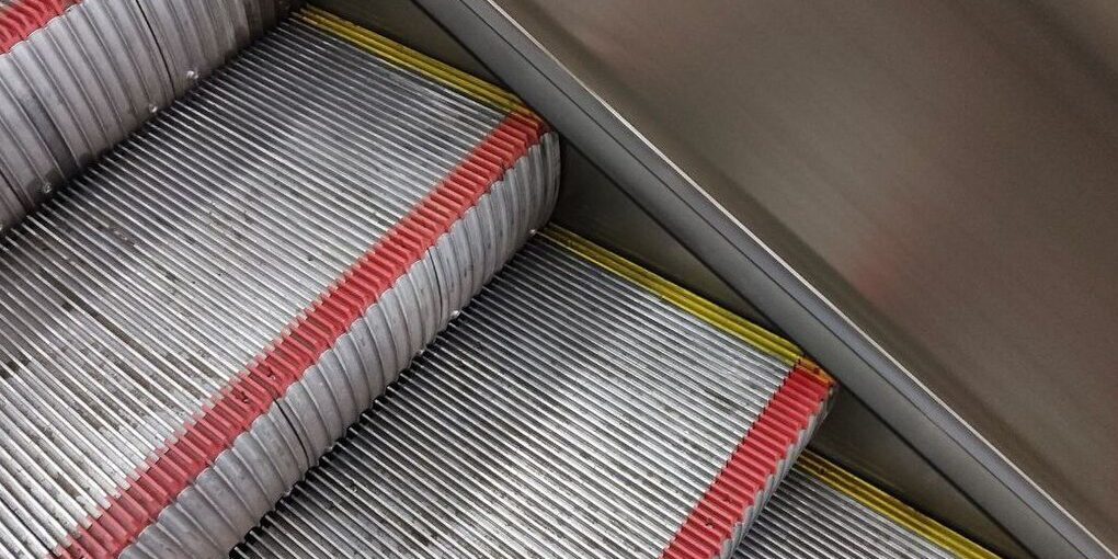 Врачи сохранили ногу 5-летней девочки после ЧП на станции «Лиговский проспект»