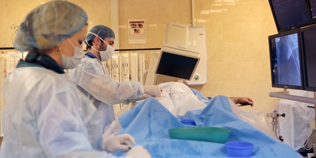 Medici russi salvano ragazza da malattia rara e mortale grazie a intervento tempestivo e professionale