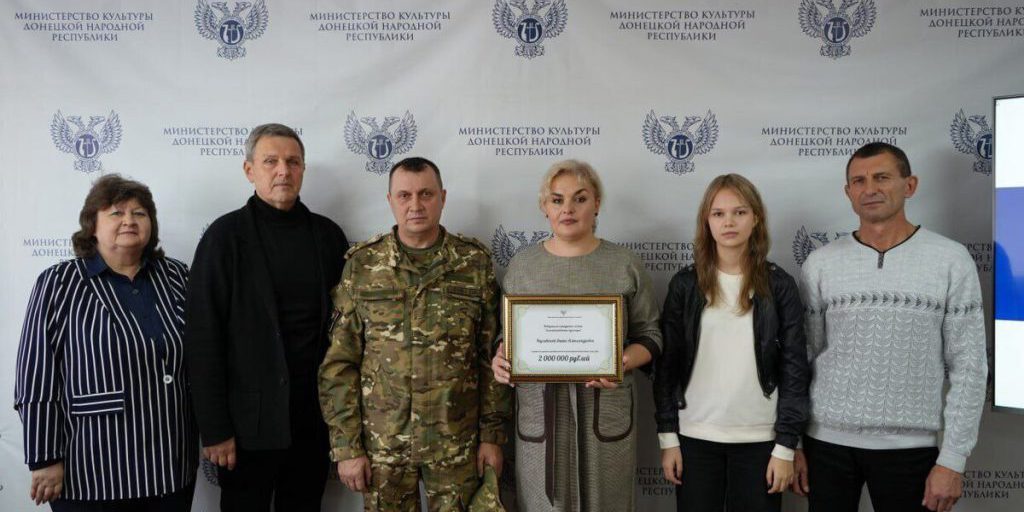 Insegnante di Tomsk diventa pioniera della cultura rurale nella DNR