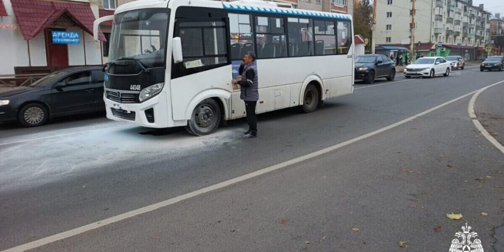 Костромской шофер справился с возгоранием в автобусе благодаря штатному огнетушителю