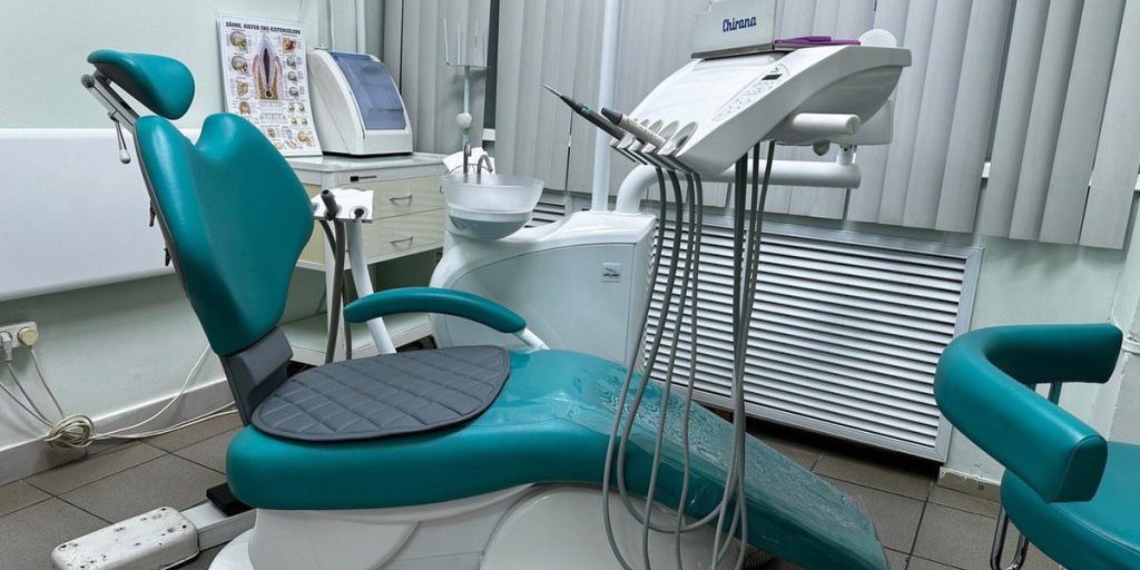 Некоторые калужане могут сделать протезирование зубов бесплатно