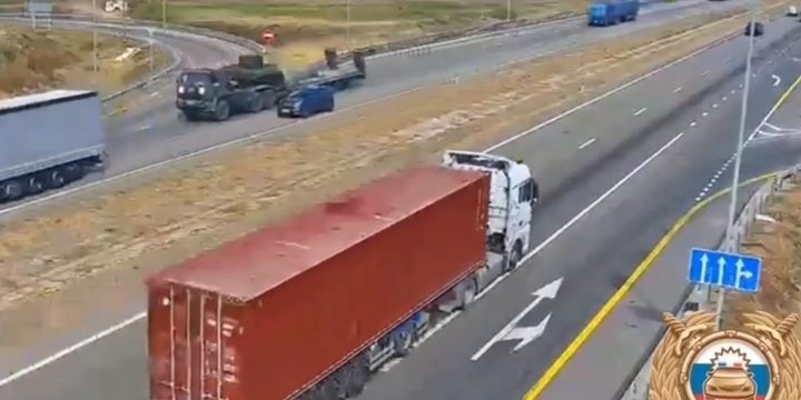 Появились кадры момента двух смертельных ДТП в Ростовской области