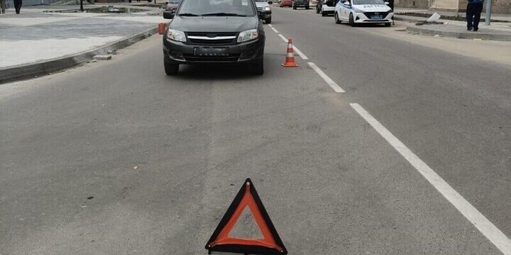 Donna in pensione investita da un'auto a Livny: le autorità indagano sulle cause dell'incidente stradale