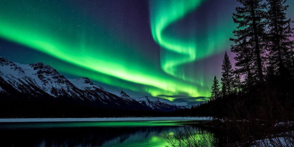 Aurora Boreale in Ritorno su Kostroma: Una Notte di Spettacolo Naturale