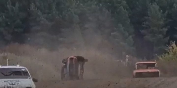 В Касимове на автогонках перевернулись две машины