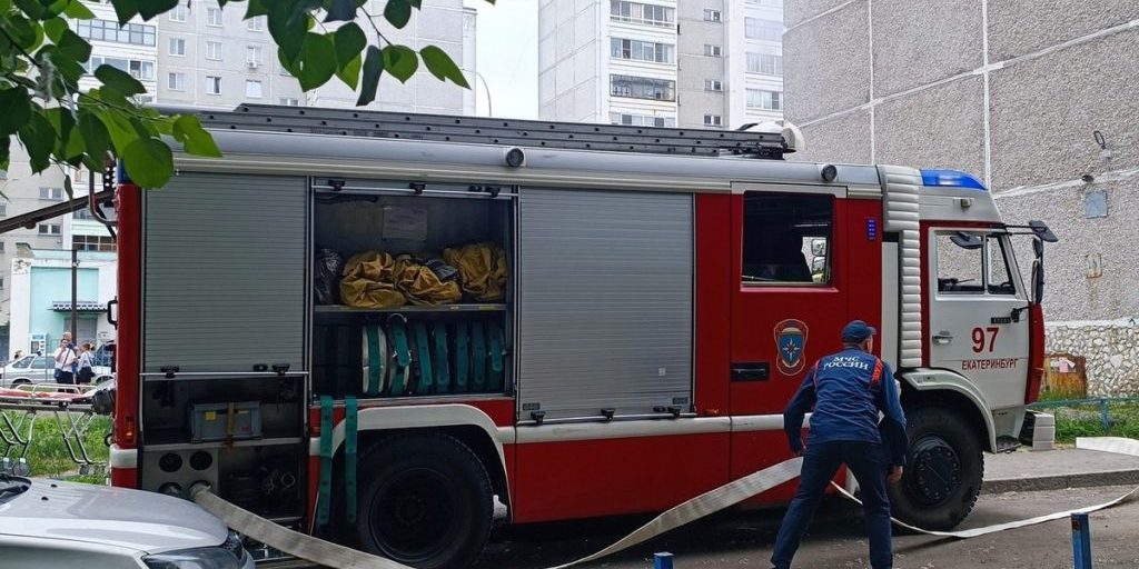 В Среднеуральске сгорел частный жилой дом