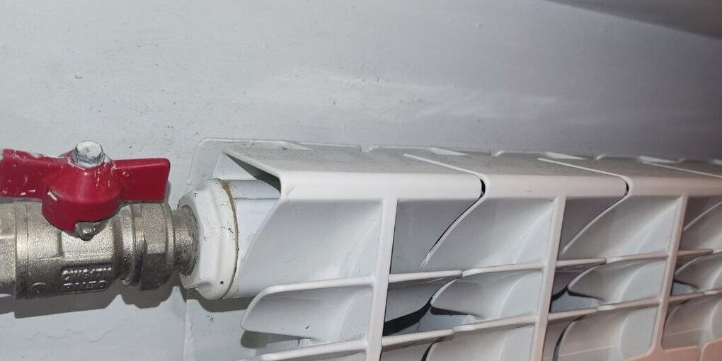 В некоторых домах и зданиях Мурманска отключат отопление и горячую воду