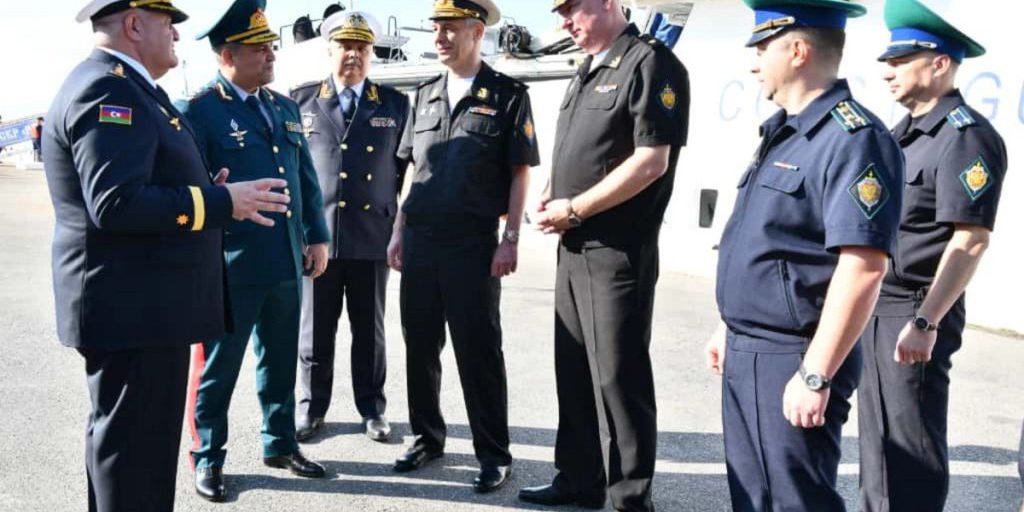 Visita Ufficiale del Vascello Russo "Rasul Gamzatov" a Baku: Cooperazione e Sicurezza Marittima tra Russia e Azerbaigian