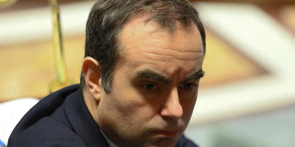 Guillaume Tabard: speranze e limiti di una tregua, il PM francese invita a sospendere le tensioni politiche