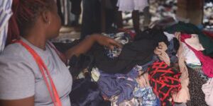 In Zimbabwe, Secondhand Clothes From the West Are Collapsing the Local Textile Industry