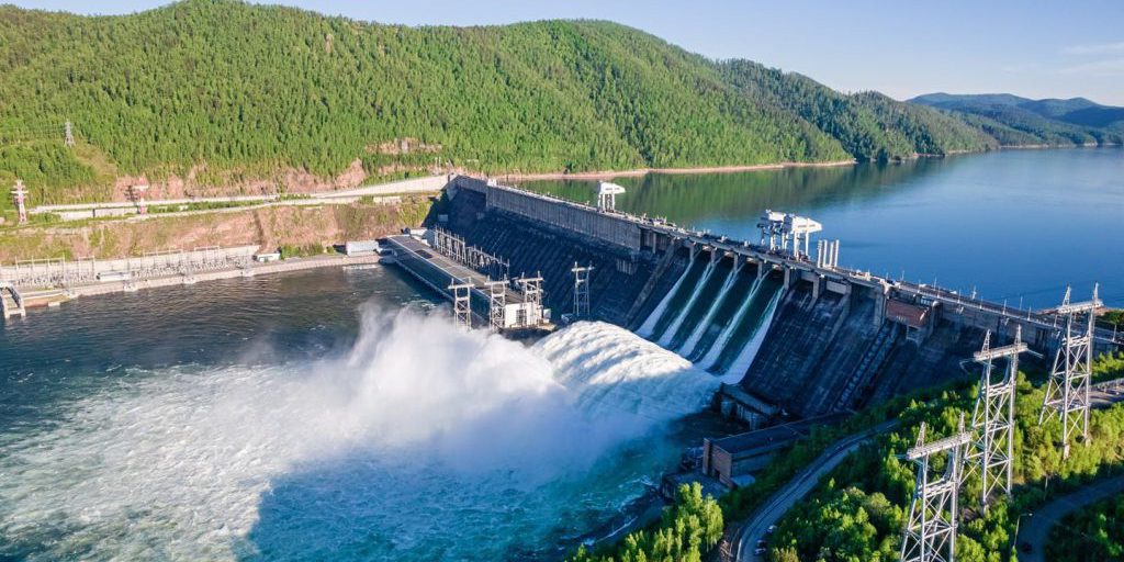 Fondi europei per infrastrutture idriche: realizzazione a rilento, rischi per la gestione delle risorse idriche e la qualità del servizio idrico 

Introduzione
Secondo un'analisi del rapporto del Centro Studi Enti locali, i fondi europei (Fesr) per le infrastrutture idriche sono disponibili, ma la loro realizzazione procede a rilento.

Approfondimento
Il rapporto in questione sarà presentato alla prossima edizione di Accadueo, la fiera internazionale dedicata al servizio idrico, che si terrà a Bologna dal 7 al 9 ottobre. L'evento è organizzato da BolognaFiere Water&amp;Energy.

Possibili Conseguenze
La lentezza nella realizzazione delle infrastrutture idriche potrebbe avere conseguenze negative sulla gestione delle risorse idriche e sulla qualità del servizio idrico erogato alla popolazione.

Opinione
Purtroppo, non ci sono opinioni ufficiali disponibili al momento, ma è probabile che gli esperti del settore sottolineino l'importanza di accelerare la realizzazione delle infrastrutture idriche per garantire un servizio idrico efficiente e sostenibile.

Analisi Critica dei Fatti
L'analisi del rapporto del Centro Studi Enti locali mette in luce la necessità di migliorare la gestione dei fondi europei e di accelerare la realizzazione delle infrastrutture idriche. Ciò richiederà un impegno congiunto da parte delle autorità locali, regionali e nazionali.

Relazioni con altri fatti
La questione delle infrastrutture idriche è strettamente legata ad altre tematiche, come la gestione delle risorse idriche, la protezione dell'ambiente e la salute pubblica. Pertanto, è fondamentale considerare questi aspetti nella pianificazione e nella realizzazione delle infrastrutture idriche.

Contesto storico
La gestione delle risorse idriche è una questione che ha accompagnato l'umanità fin dalle origini. Nel corso degli anni, si sono sviluppate diverse strategie e tecnologie per gestire le risorse idriche, ma la sfida rimane ancora oggi.

Fonti
Il rapporto del Centro Studi Enti locali sarà presentato alla fiera Accadueo, organizzata da BolognaFiere Water&amp;Energy. Per ulteriori informazioni, si può visitare il sito web di BolognaFiere o contattare direttamente il Centro Studi Enti locali. La fonte di questo articolo è il sito BolognaFiere.