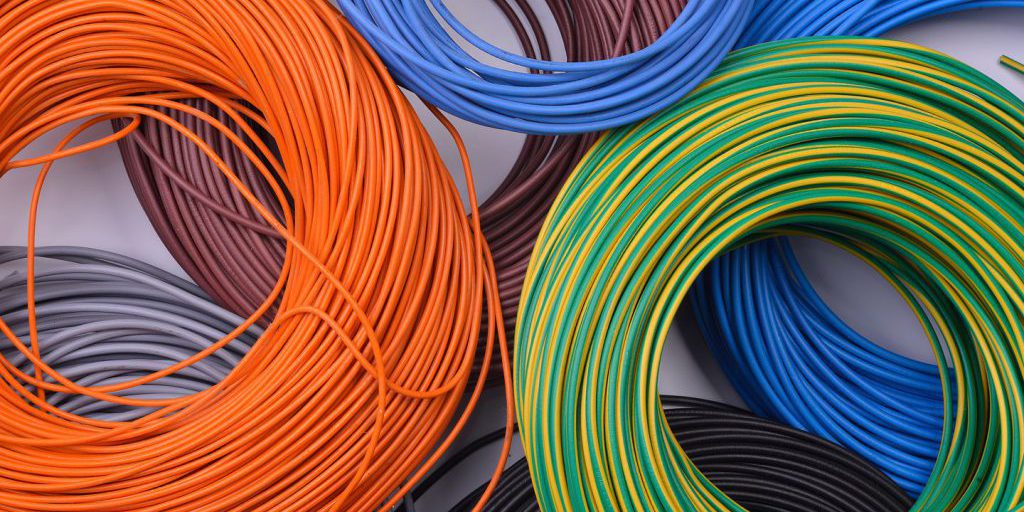 Verso un Futuro più Sostenibile: la Raccolta dei Rifiuti Elettrici ed Elettronici in Aumento 

Economia Circolare: Un Trend Positivo nella Raccolta dei Rifiuti Elettrici
Il trend è positivo: nei primi nove mesi di quest’anno è cresciuta la raccolta di rifiuti elettrici ed elettronici rispetto allo stesso periodo dello scorso anno del 2,4% e sono stati raccolti un numero significativo di dispositivi. Questo aumento rappresenta un passo importante verso l'attuazione di un'economia circolare più efficiente e sostenibile.

Approfondimento
L'aumento della raccolta dei rifiuti elettrici ed elettronici è il risultato di una maggiore consapevolezza tra i cittadini e le imprese sull'importanza della gestione sostenibile dei rifiuti. La raccolta differenziata e il riciclo di questi materiali possono ridurre notevolmente l'impatto ambientale e contribuire a preservare le risorse naturali.

Possibili Conseguenze
Le conseguenze positive di questo trend includono la riduzione dell'inquinamento, la conservazione delle risorse naturali e la creazione di nuove opportunità economiche nel settore del riciclo e della gestione dei rifiuti. Tuttavia, è importante continuare a monitorare e migliorare le pratiche di raccolta e riciclo per garantire che l'impatto ambientale sia minimizzato.

Opinione
La crescita della raccolta dei rifiuti elettrici ed elettronici rappresenta un passo importante verso una società più sostenibile. Tuttavia, è fondamentale che questo trend continui e che vengano implementate politiche e strategie per supportare e migliorare la gestione dei rifiuti.

Analisi Critica dei Fatti
L'analisi dei dati sulla raccolta dei rifiuti elettrici ed elettronici rivela un trend positivo, ma è importante considerare anche le sfide e le limitazioni che devono essere superate per raggiungere un'economia circolare più efficiente. La collaborazione tra governo, imprese e cittadini è fondamentale per raggiungere questo obiettivo.

Relazioni con altri Fatti
La crescita della raccolta dei rifiuti elettrici ed elettronici è collegata ad altri trend positivi nell'ambito della sostenibilità e dell'economia circolare. Ad esempio, l'aumento dell'uso di energie rinnovabili e la riduzione dei gas serra sono tutti aspetti importanti di una strategia complessiva per la protezione dell'ambiente.

Contesto Storico
La gestione dei rifiuti elettrici ed elettronici è diventata una priorità sempre più importante negli ultimi anni, a causa dell'aumento della produzione di dispositivi elettronici e della consapevolezza crescente dell'impatto ambientale dei rifiuti. Le politiche e le strategie per la gestione dei rifiuti sono state implementate in molti paesi per affrontare questa sfida.

Fonti
La fonte di questo articolo è EcoNews. Per ulteriori informazioni, si prega di visitare il sito web ufficiale della fonte.