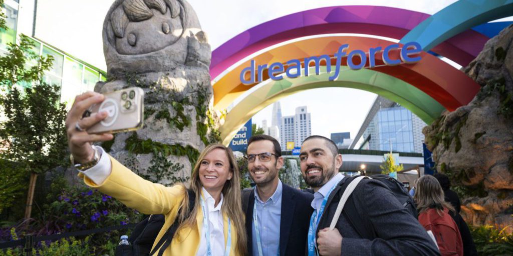 Salesforce Lancia Agentforce 360: La Rivoluzione dell'Intelligenza Artificiale nel CRM