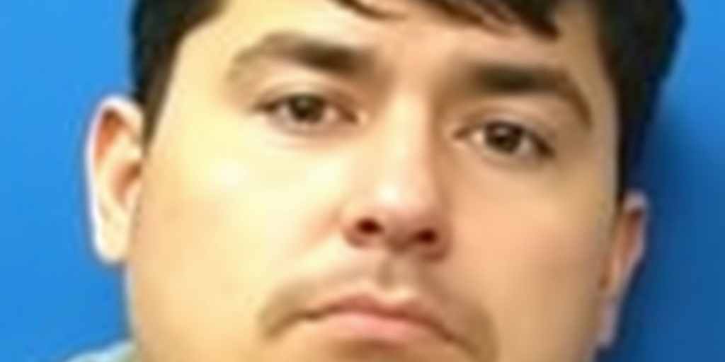 Arrestato per incendio sotto casa ex: guida auto con taniche di benzina e stalking