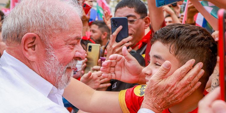 Governo Lula si pronuncia contro il traffico di droga dopo critiche al presidente