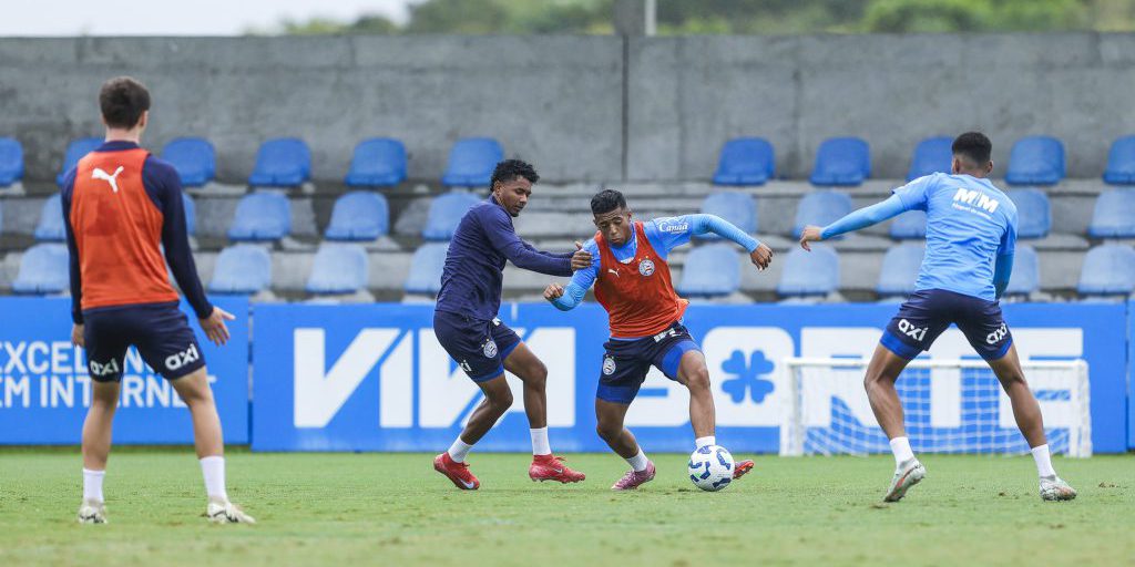 Bahia impõe força em casa, bate o Inter e cola no G-4 do Brasileirão