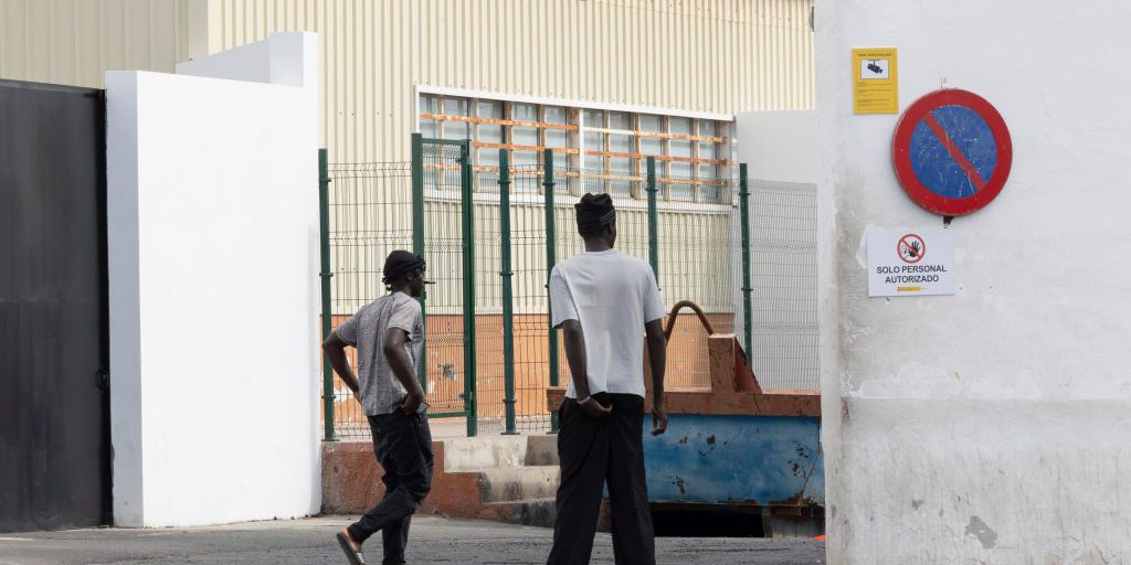 Canarie: 581 minori migranti trasferiti in Spagna, 370 nuovi arrivi