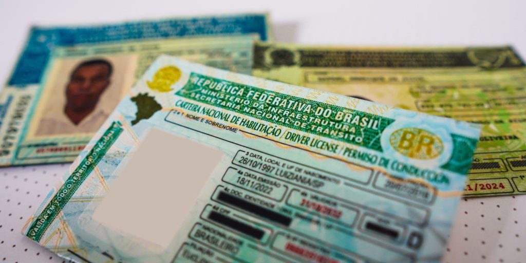 CNH: projeto quer isentar motoristas da taxa de renovação