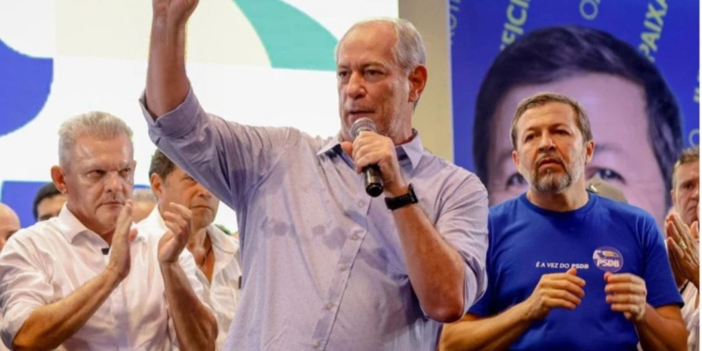 'Moto de Bolsonaro' apresenta problema e montadora convoca revisão