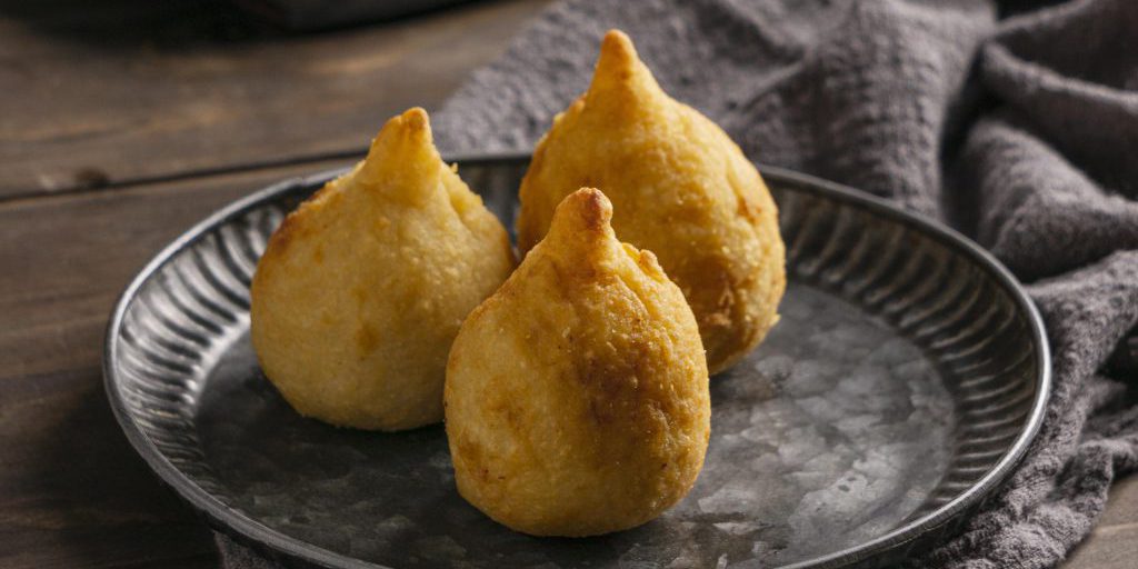 Caldo di Mandioca con Linguiça Defumada: una Ricetta Brasiliana per Riscaldare il Cuore e il Palato