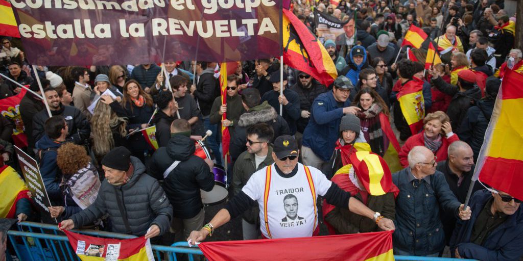 Crisi nella branca giovanile di Vox per presunte frodi sui fondi destinati alle vittime della diga di Valencia