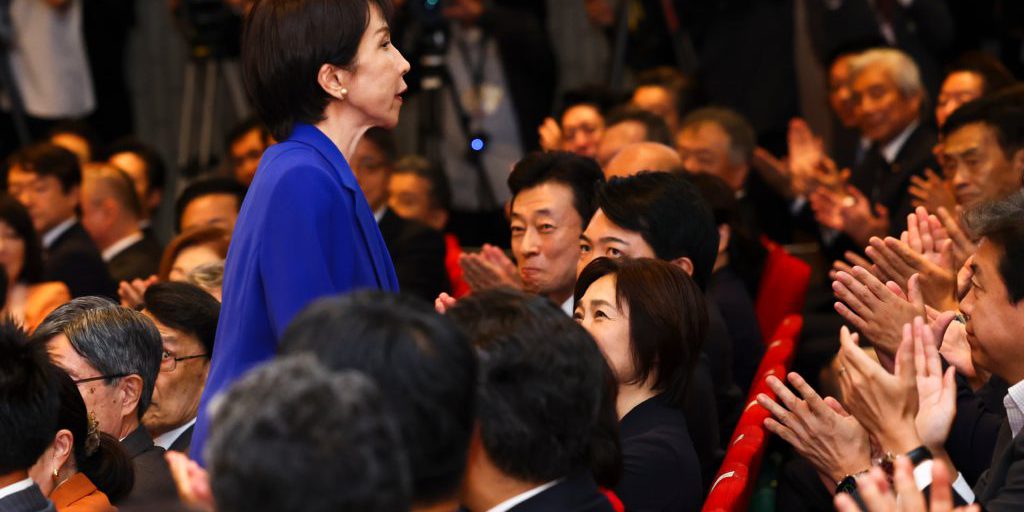 La disputa con la Cina scoppia: il primo conflitto geopolitico della nuova prima ministra giapponese