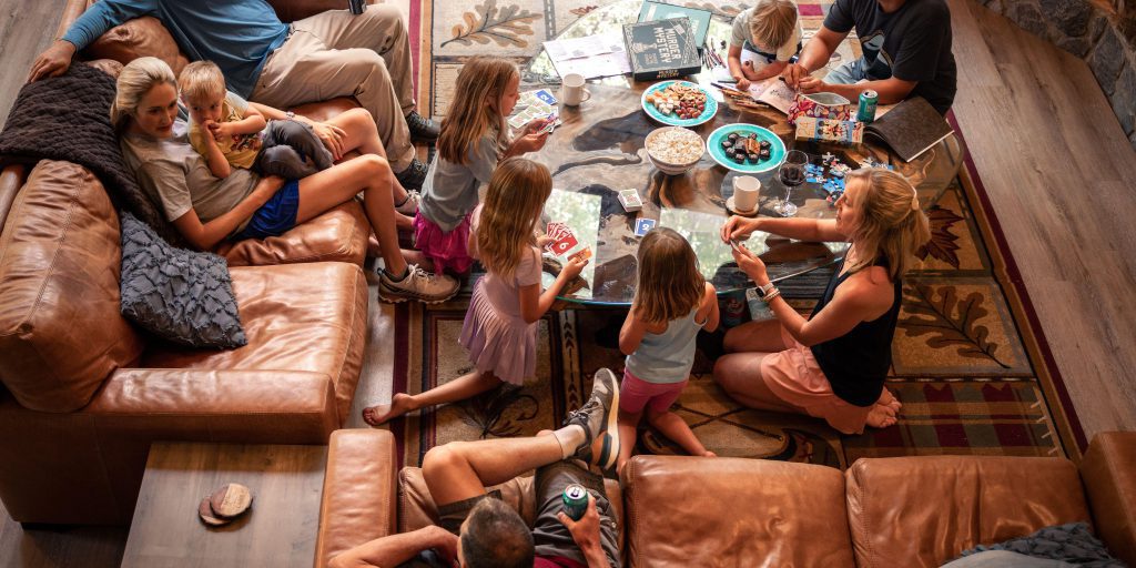 Un bambino londinese scopre il tabellone del gioco di Ur: il ludismo nella storia