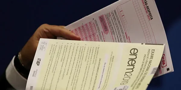 Confira 10 temas que podem cair na redação do Enem 2025