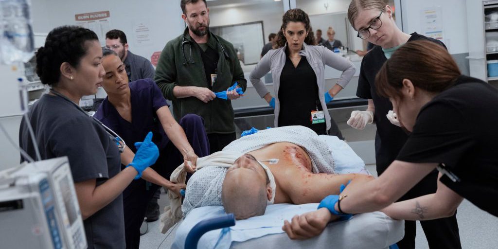 Dr. Robby si prepara a passare il turno a una nuova collega in “The Pitt”