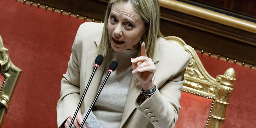 Ue, Meloni a Bruxelles per il Consiglio europeo: incontro con von der Leyen