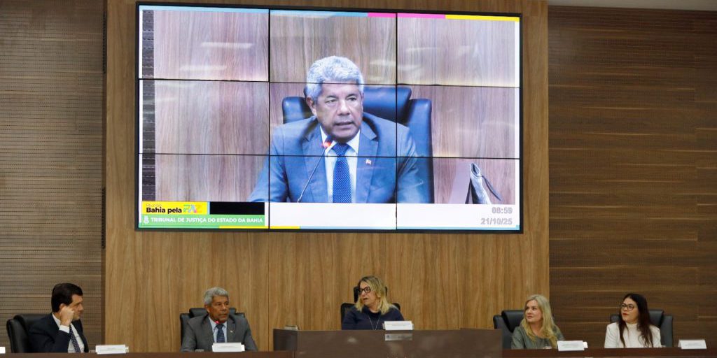 Ciro Gomes volta às origens e se filia ao PSDB