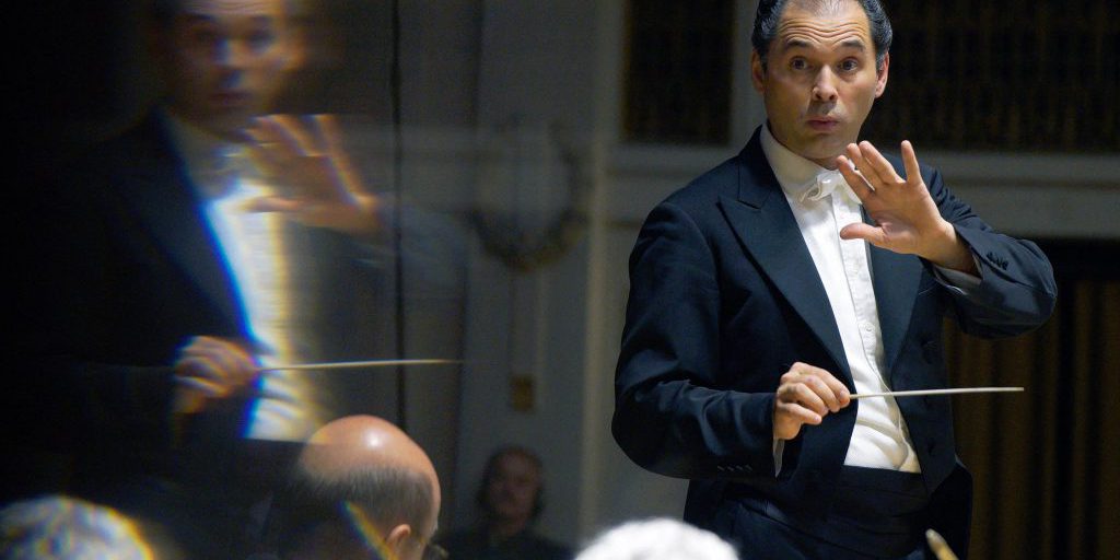 Tugan Sokhiev scelto come direttore del Concierto de Año Nuevo 2027 della Filarmonica di Vienna