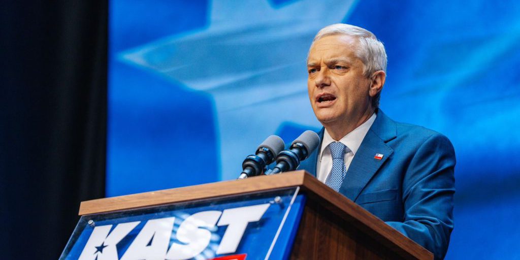 Petro respinge la vittoria di Kast in Cile, definendolo nazi e fascista