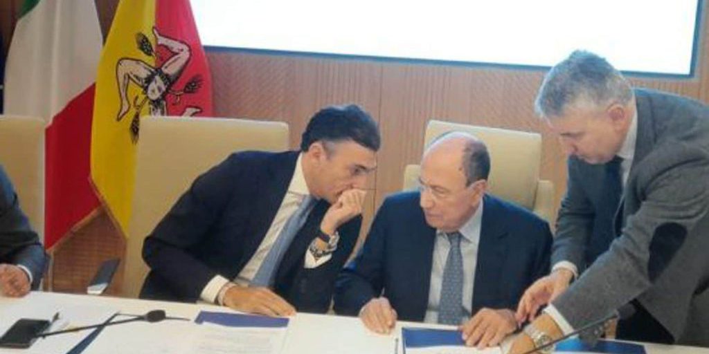 Investimenti per il Futuro: 25 Milioni di Euro per Riqualificare il Personale delle Imprese Siciliane

Approfondimento
Il bando rappresenta un’opportunità importante per le imprese siciliane di investire nel proprio personale e migliorare la loro competitività sul mercato. La riqualificazione del personale potrà riguardare diverse aree, tra cui la formazione digitale, la gestione sostenibile e l’innovazione tecnologica.

Possibili Conseguenze
Le possibili conseguenze di questo bando potrebbero essere un aumento della competitività delle imprese siciliane, una maggiore occupazione e una riduzione del divario tra la Sicilia e le altre regioni italiane. Inoltre, la riqualificazione del personale potrebbe portare a una maggiore innovazione e a una migliore capacità di adattamento alle sfide del mercato.

Opinione
Secondo gli esperti, questo bando rappresenta un passo importante per lo sviluppo economico della Sicilia. La formazione e la riqualificazione del personale sono fondamentali per migliorare la competitività delle imprese e affrontare le sfide del mercato globale.

Analisi Critica dei Fatti
È importante notare che il bando rappresenta solo uno degli strumenti per lo sviluppo economico della Sicilia. Sarà fondamentale monitorare i risultati del bando e valutare l’impatto sulla competitività delle imprese e sull’occupazione.

Relazioni con altri fatti
Il bando si inserisce nel contesto più ampio della politica di sviluppo economico della Sicilia, che include anche altri interventi per la promozione dell’innovazione e della competitività delle imprese.

Contesto storico
La Sicilia ha sempre avuto una storia economica complessa, con alti e bassi. Negli ultimi anni, la regione ha cercato di promuovere lo sviluppo economico attraverso diverse iniziative, tra cui la creazione di parchi tecnologici e la promozione dell’innovazione.

Fonti
Il bando è stato pubblicato sul sito della Regione Sicilia, https://www.sviluppoeconomico.it/, che fornisce informazioni dettagliate sulle condizioni di partecipazione e sui criteri di valutazione. Per ulteriori informazioni, è possibile consultare il sito ufficiale della Regione Sicilia, https://www.sviluppoeconomico.it/. La fonte di questo articolo è il sito di notizie economiche, https://www.sviluppoeconomico.it/.