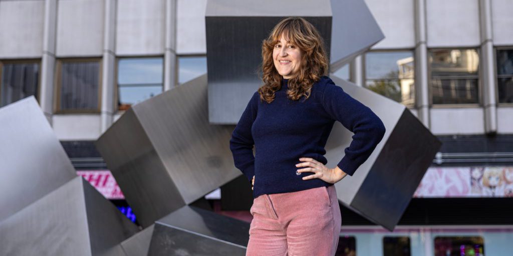 Raquel Piñeiro: il cinema spagnolo tra cultura pop e la storia controversa della Plaza de los Cubos