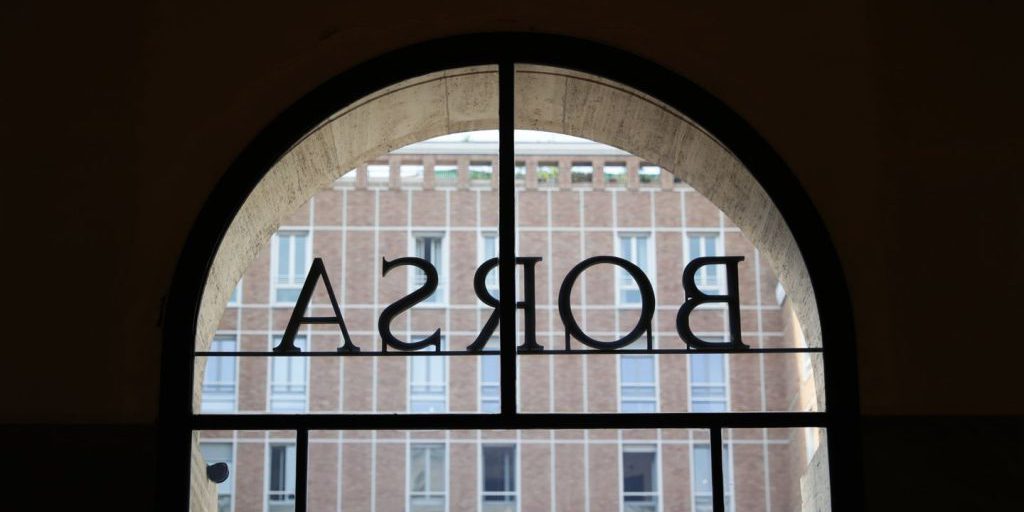 "La fuga delle PMI dal listino Egm: costi in aumento e premi record spingono le imprese a delistarsi"