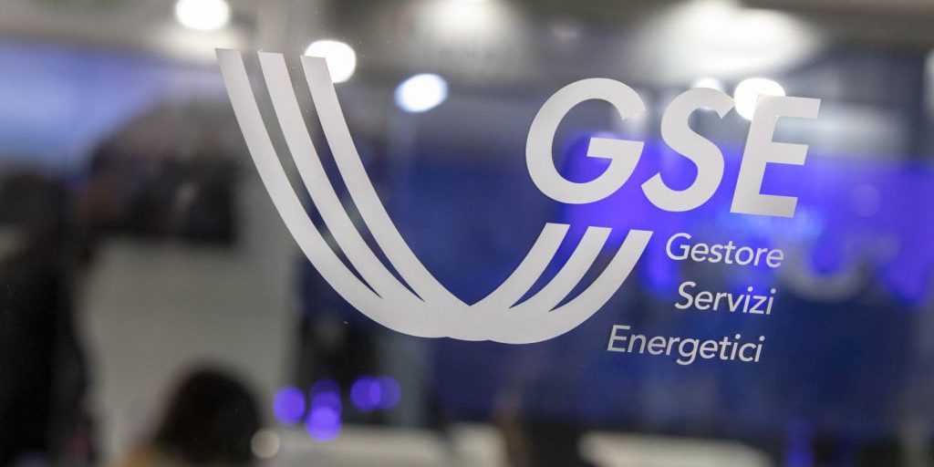 GSE avvia la firma dei contratti per l'energia calmierata: scadenza 31 gennaio