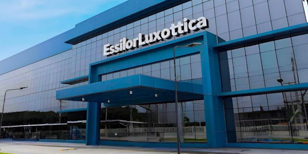 EssilorLuxottica registra una crescita significativa dei ricavi nel terzo trimestre con un aumento dell'11,7% a cambi costanti