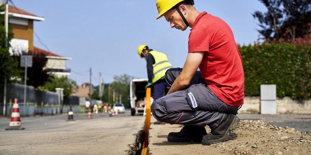 FiberCop, denuncia alla Ue: «A Open Fiber aiuti di Stato fino a 4,5 miliardi»