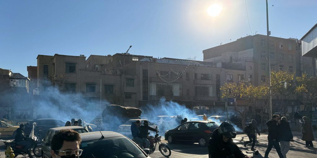 Iran: tre giorni di proteste per crisi economica e svalutazione della moneta