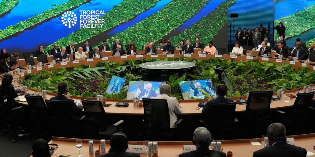 Parolin: il clima spinge più persone a fuggire di quanto non facciano i conflitti