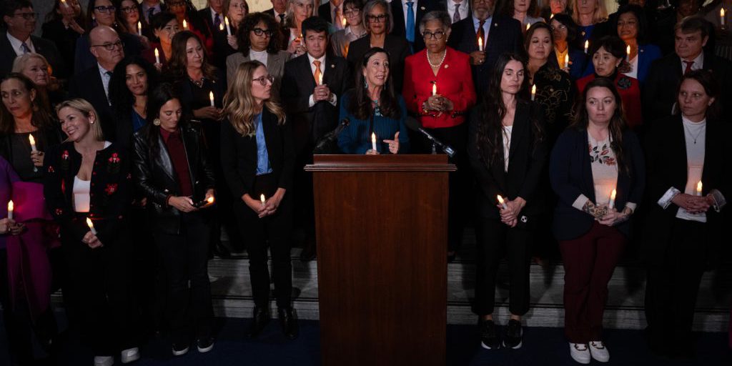 Congresso approva legge che obbliga Trump a pubblicare i documenti di Epstein