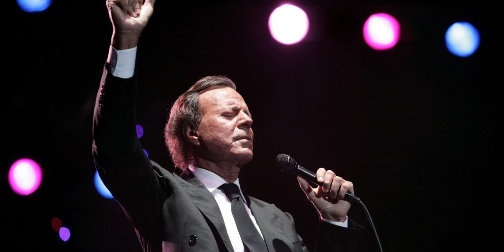 Julio Iglesias: avvocato richiede copia denuncia di aggressione sessuale e tratta, Procura nega accesso