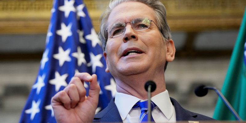 Stati Uniti pronti a imporre dazi sulla Cina per acquisti di petrolio russo in risposta alle sanzioni internazionali sulla Russia