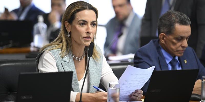 Eduardo Bolsonaro evita la revoca della carica alla Camera dei Deputati dopo sette mesi di assenza