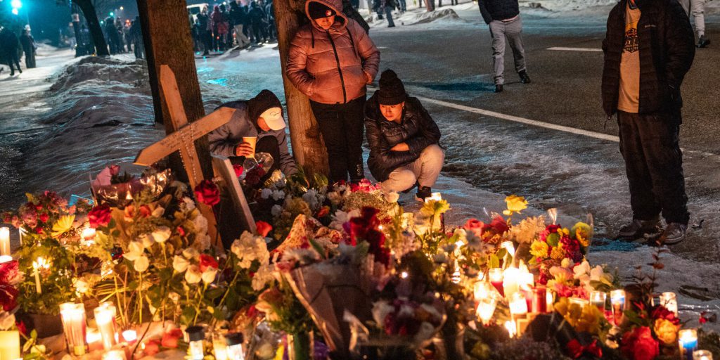 Agente ICE a Minneapolis: sparo che uccide una donna e ostacoli alla procedura di accusa statale