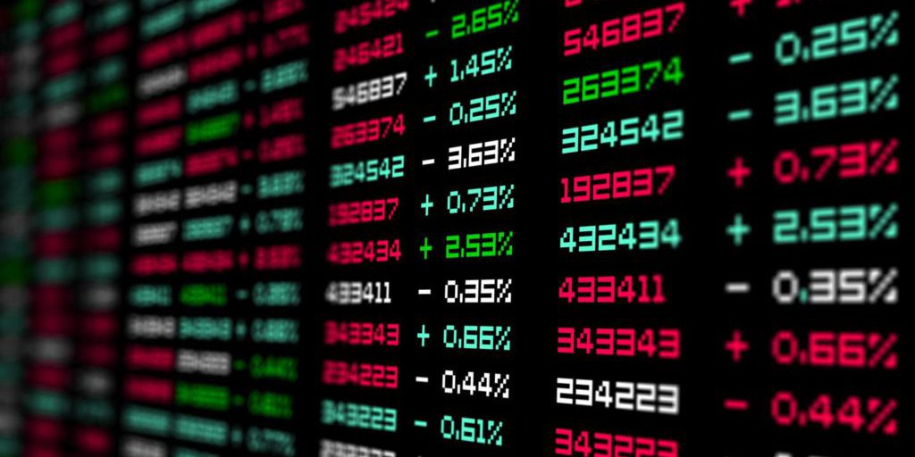 Mercati in calo: Milano scende del 0,6 % mentre la Fed considera un nuovo taglio dei tassi e il Bitcoin perde l’11 %